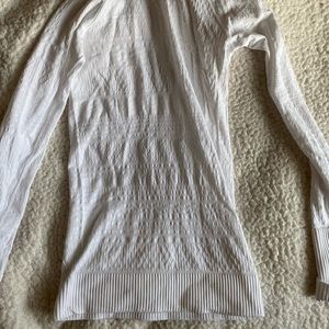 Lululemon Long sleeve sweater with hood